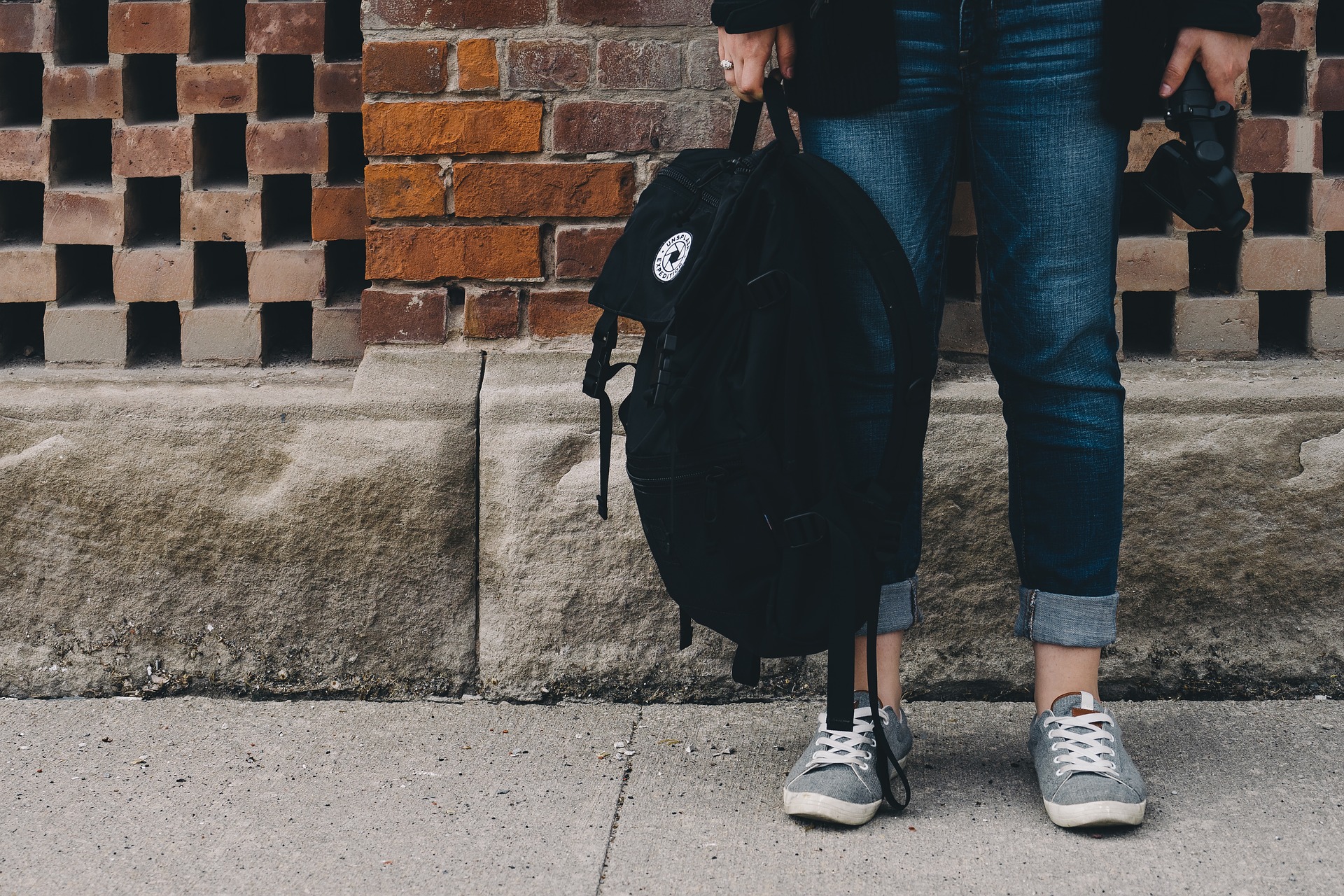 persoon met rugzak - personne avec un sac à dos