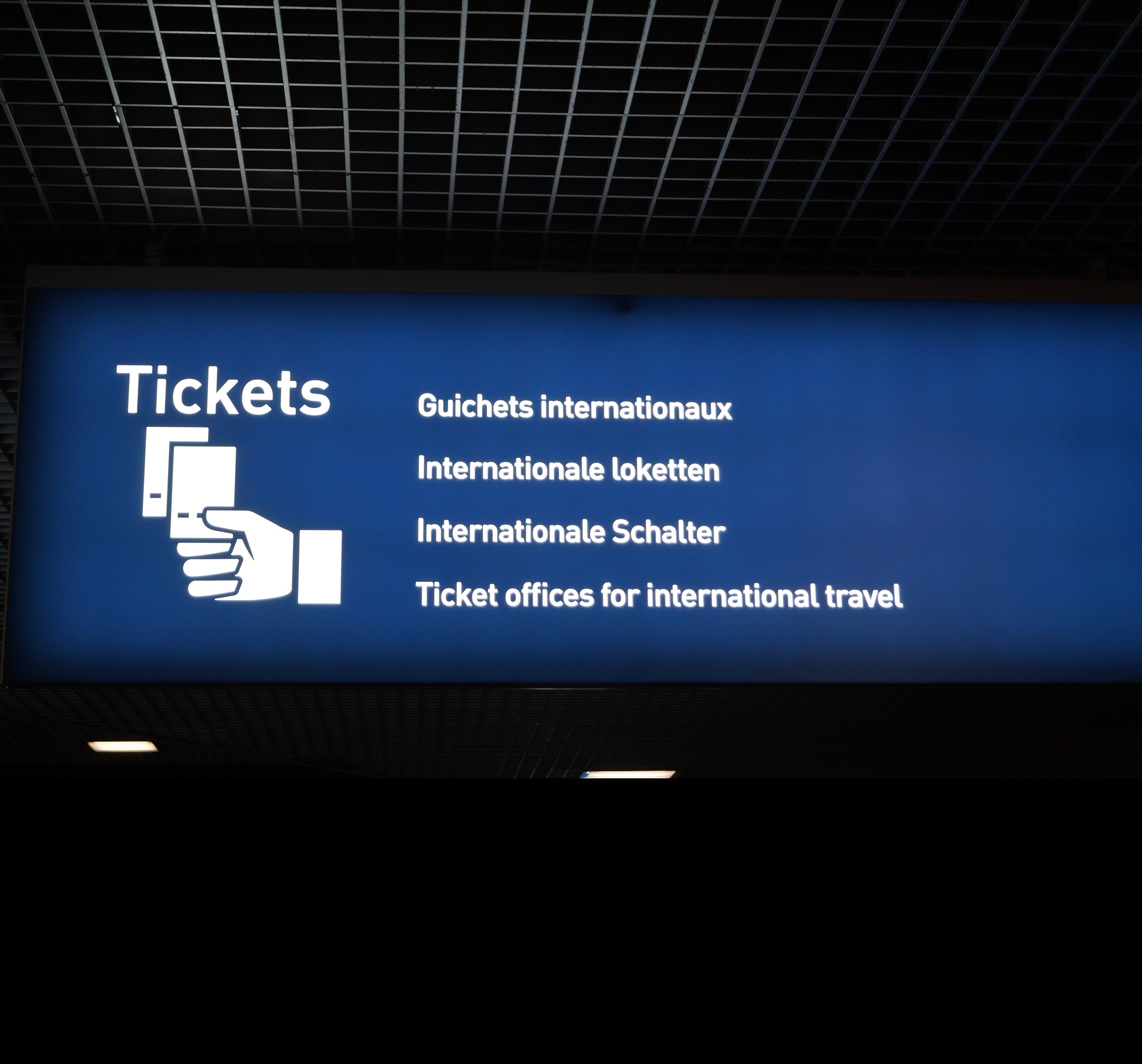 Foto lichtbord Internationale loketten