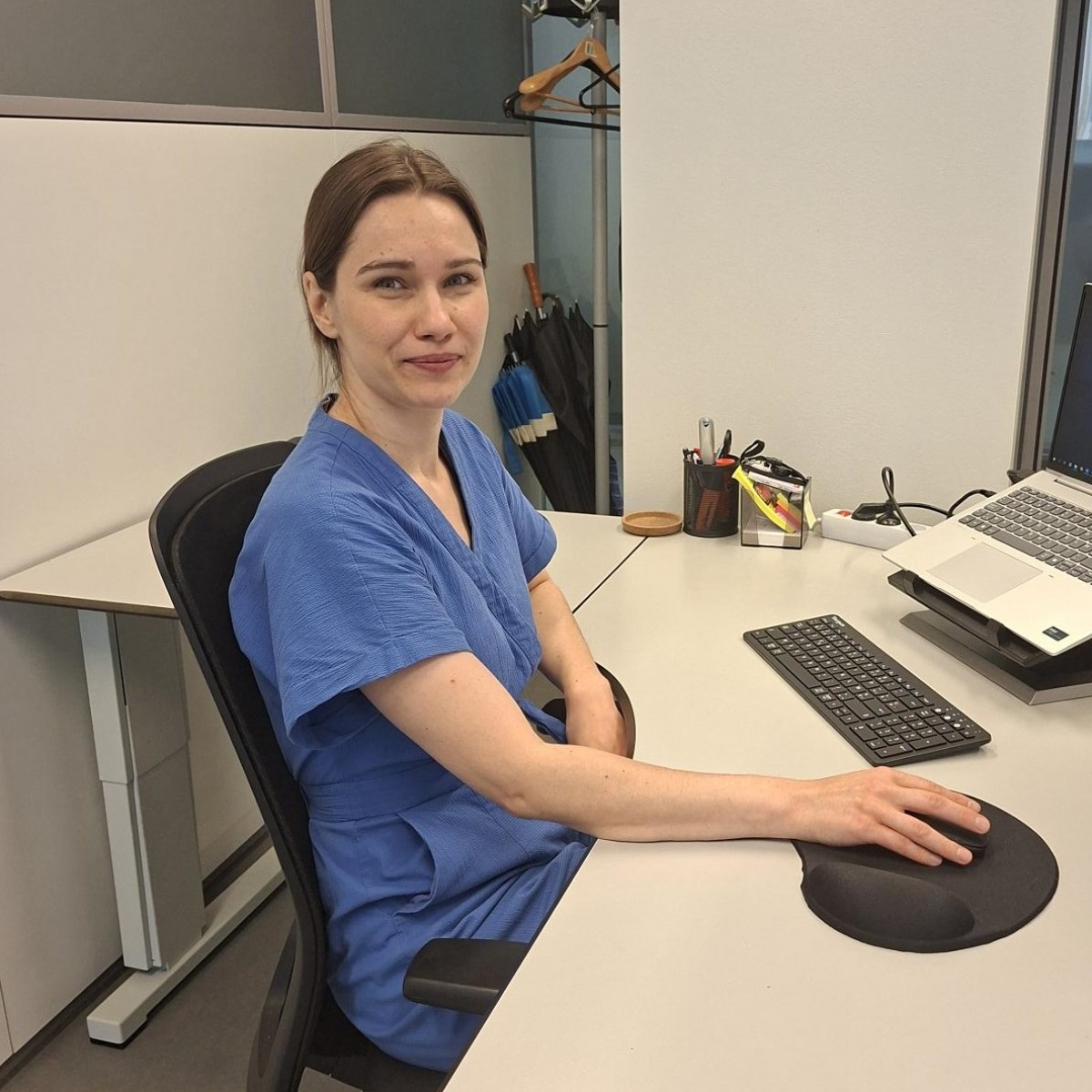 photo of colleague Annelies Couck at her desk